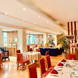 Abyssinia Renaissance **** Addis Ababa